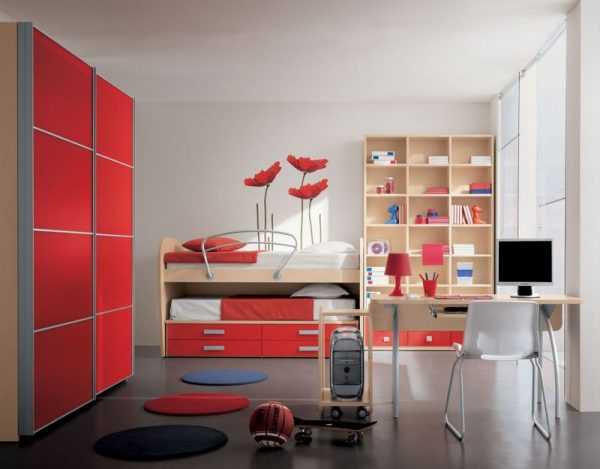 Детская комната с ярким дизайном