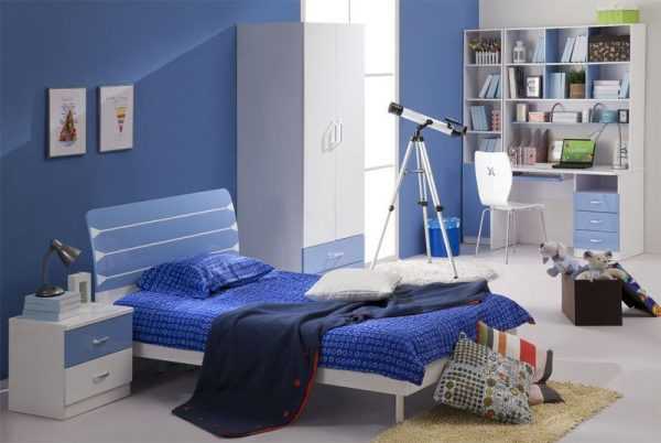 Детская комната с дизайном в синих тонах