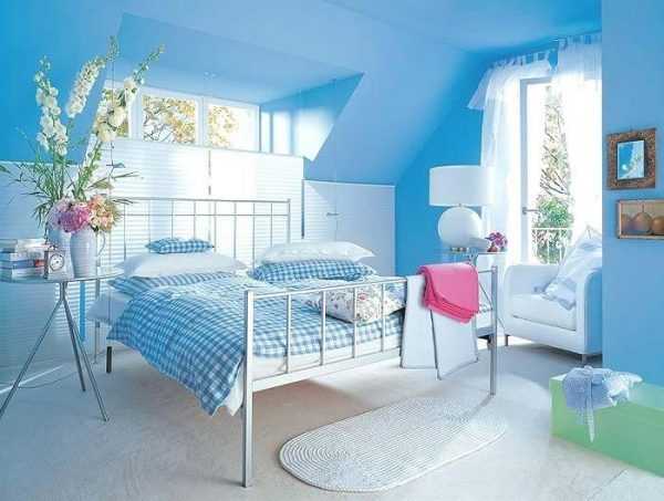 Оформление спальни в голубых тонах