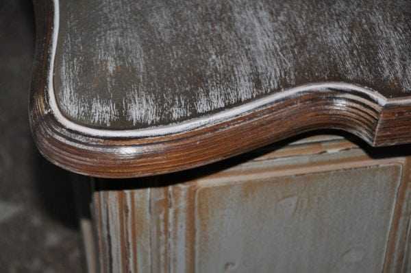 Состаривание деревянной мебели
